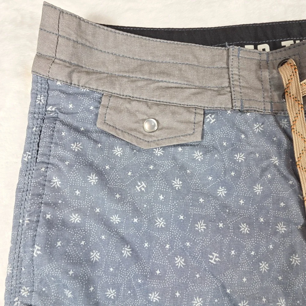 Howler Brothers Bros Blue Stretch Vaquero Swim Trunks Board Shorts Men's Size 34